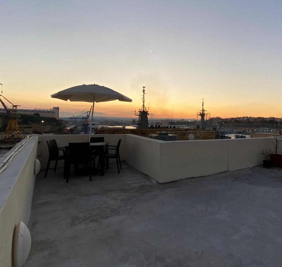 Malta Suites Сенглея Экстерьер фото